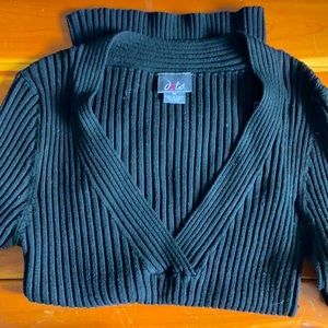 Dots medium close-fitting sweater, 3/4 sleeves.